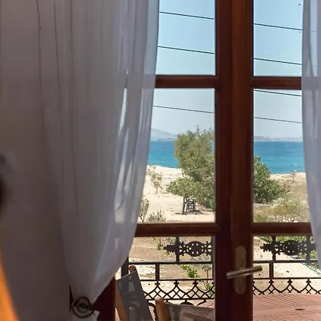 Iliana By The Villa Naxos City