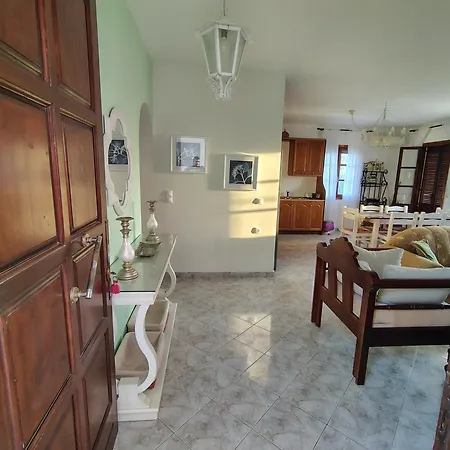 Iliana By The Villa Naxos City