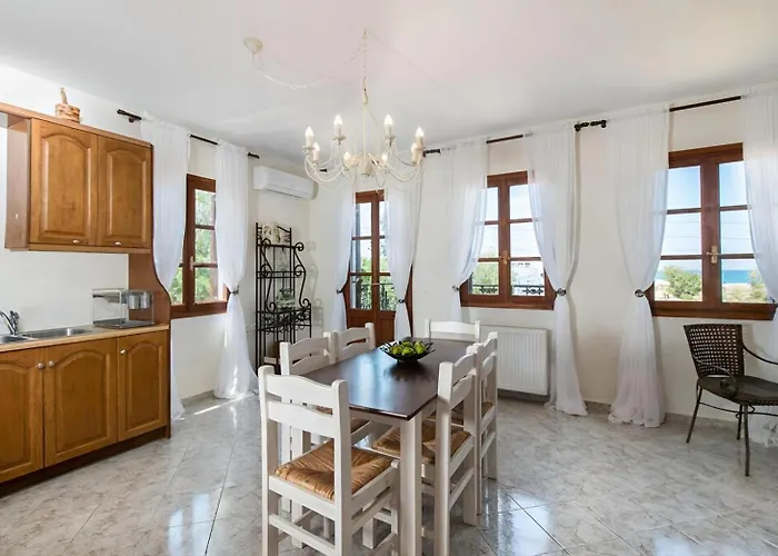 Iliana By The ヴィラ